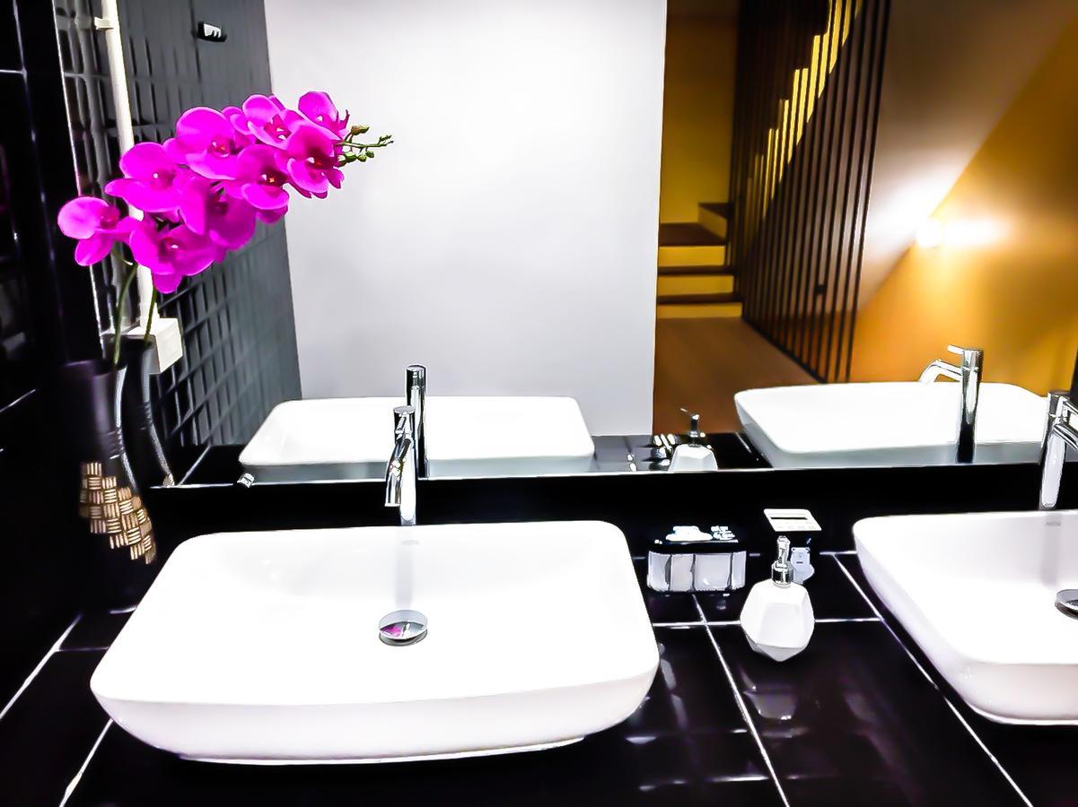 Ostello Artistel (Adults Only) Chiang Mai Esterno foto
