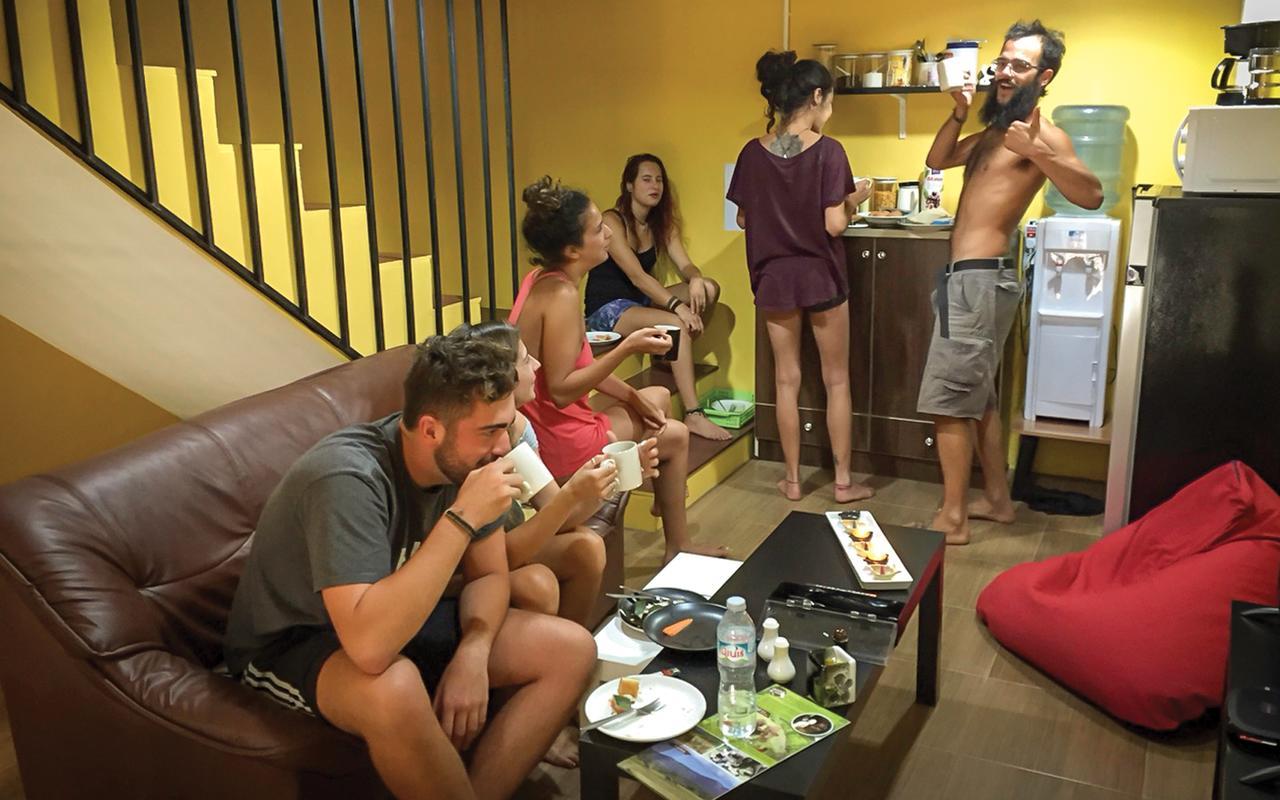 Ostello Artistel (Adults Only) Chiang Mai Esterno foto